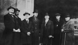 Régis Roy (à la gauche) vers 1929. Université d’Ottawa, CRCCF, Fonds Régis-Roy (P245), Ph185-5.