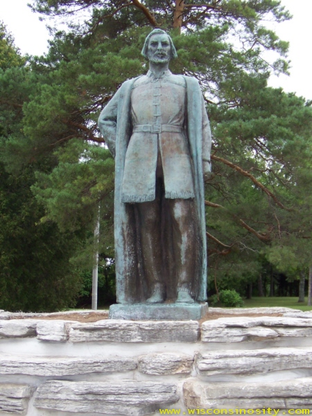 Statue de Jean Nicollet au Wequiock Falls County Park à Wisconsin. 