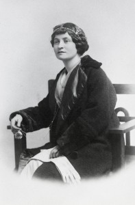 Marie-Rose Turcot, vers 1927. Source : Université d’Ottawa, CRCCF, Fonds Marie-Rose-Turcot (P22), Ph22-7.