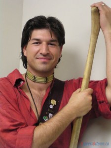 Christian Pilon : le voyageur authentique. Photo tiré du site Web de l'Express d'Ottawa. 