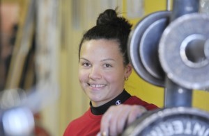 Christine Girard, s'entraine à Power Plus Olympic Weightlifting à Edmonton, 2012. Photographie de John Lucas / le Journal Edmonton 